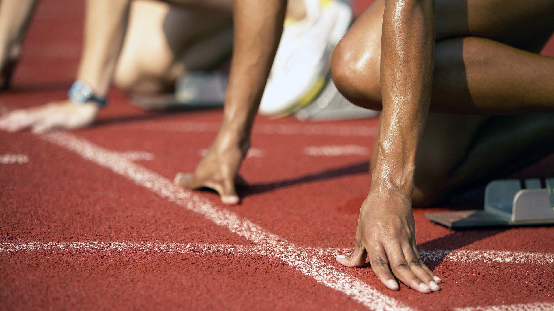 季后赛激战正酣,豪门对决引爆篮球热潮