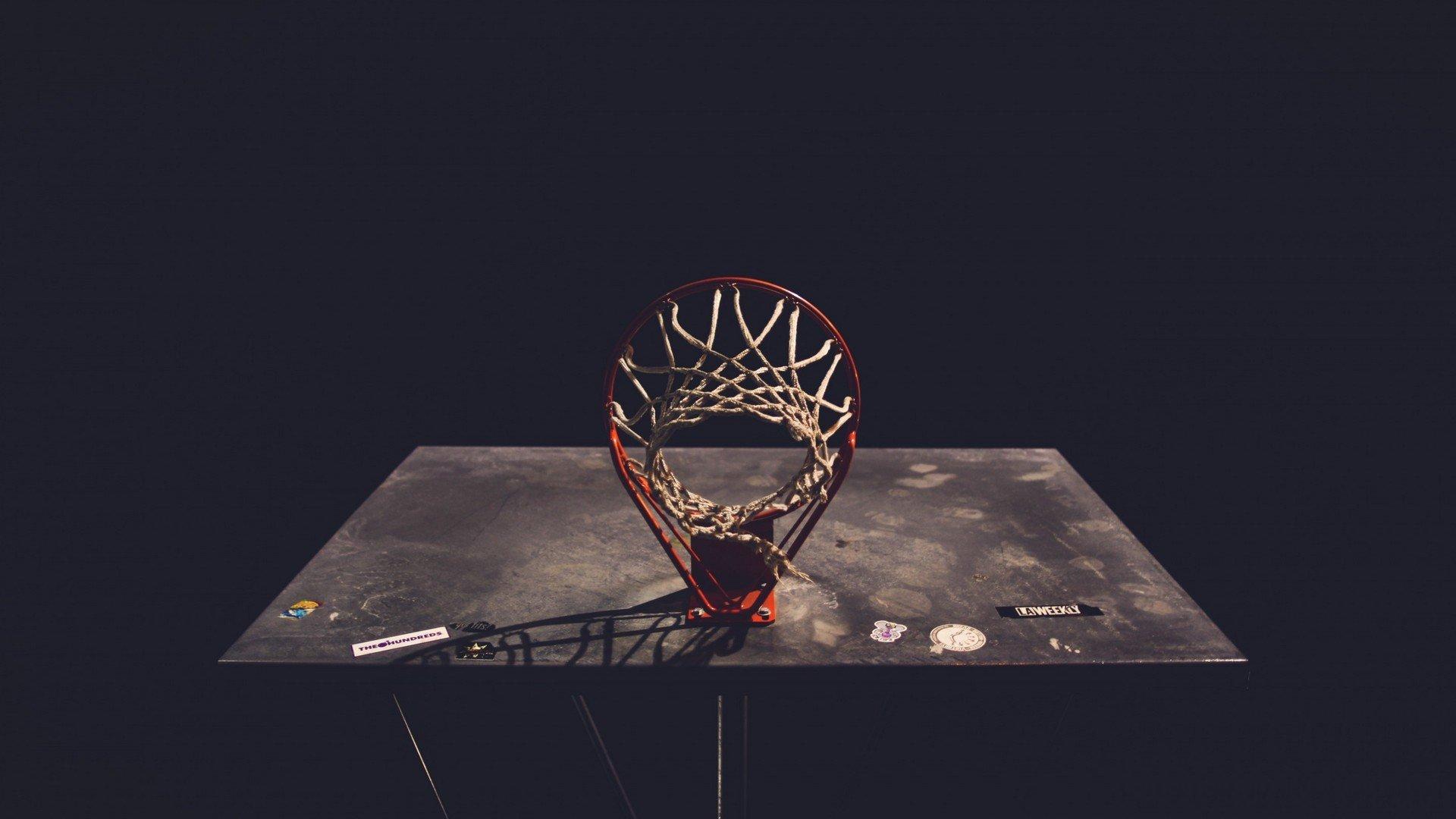 欧冠八强战火重燃，豪门对决引爆欧洲足坛